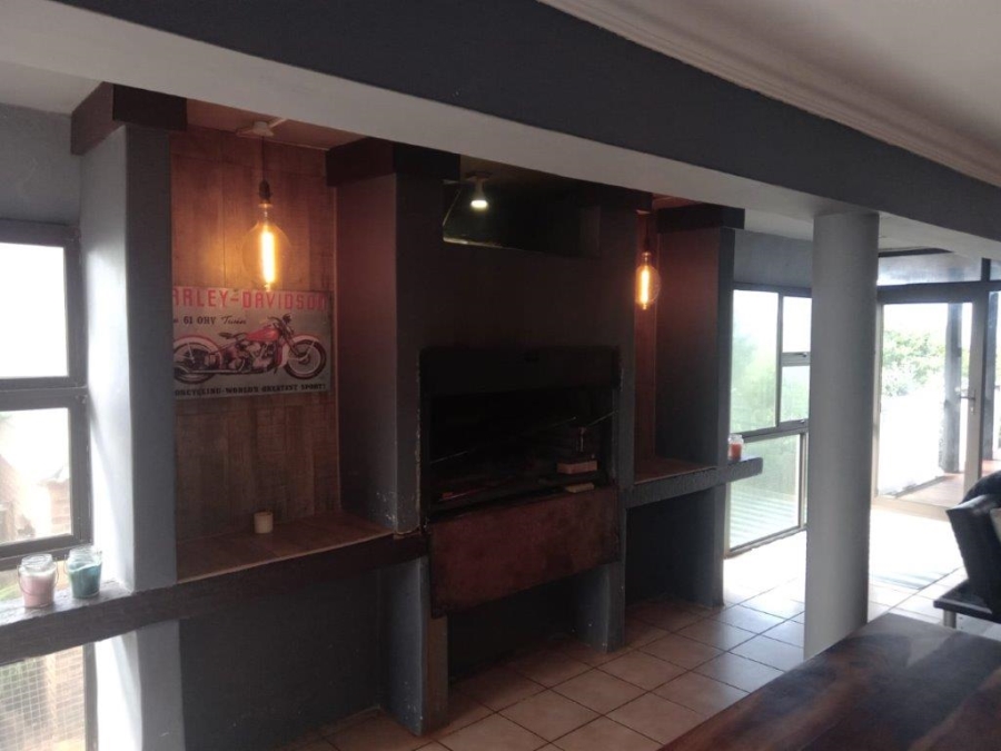 5 Bedroom Property for Sale in Paradise Beach Eastern Cape
